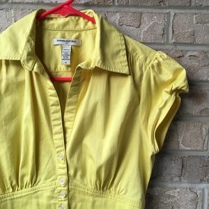Banana Republic Short Sleeve Button Up Shirt Size 2